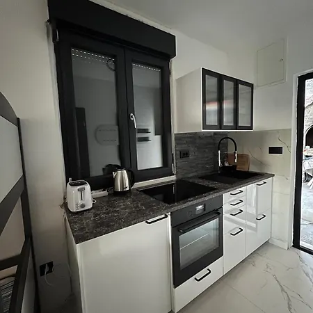 Ivana Black & White Apartments - Marusici Marusici  Extérieur photo