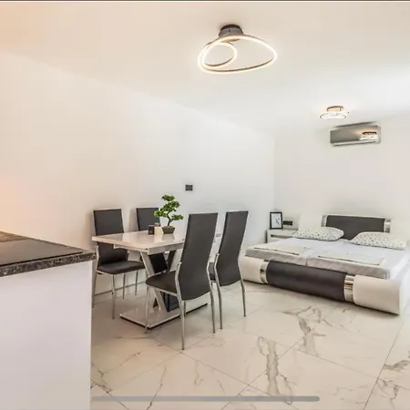 Ivana Black & White Apartments - Marusici Marusici  Extérieur photo