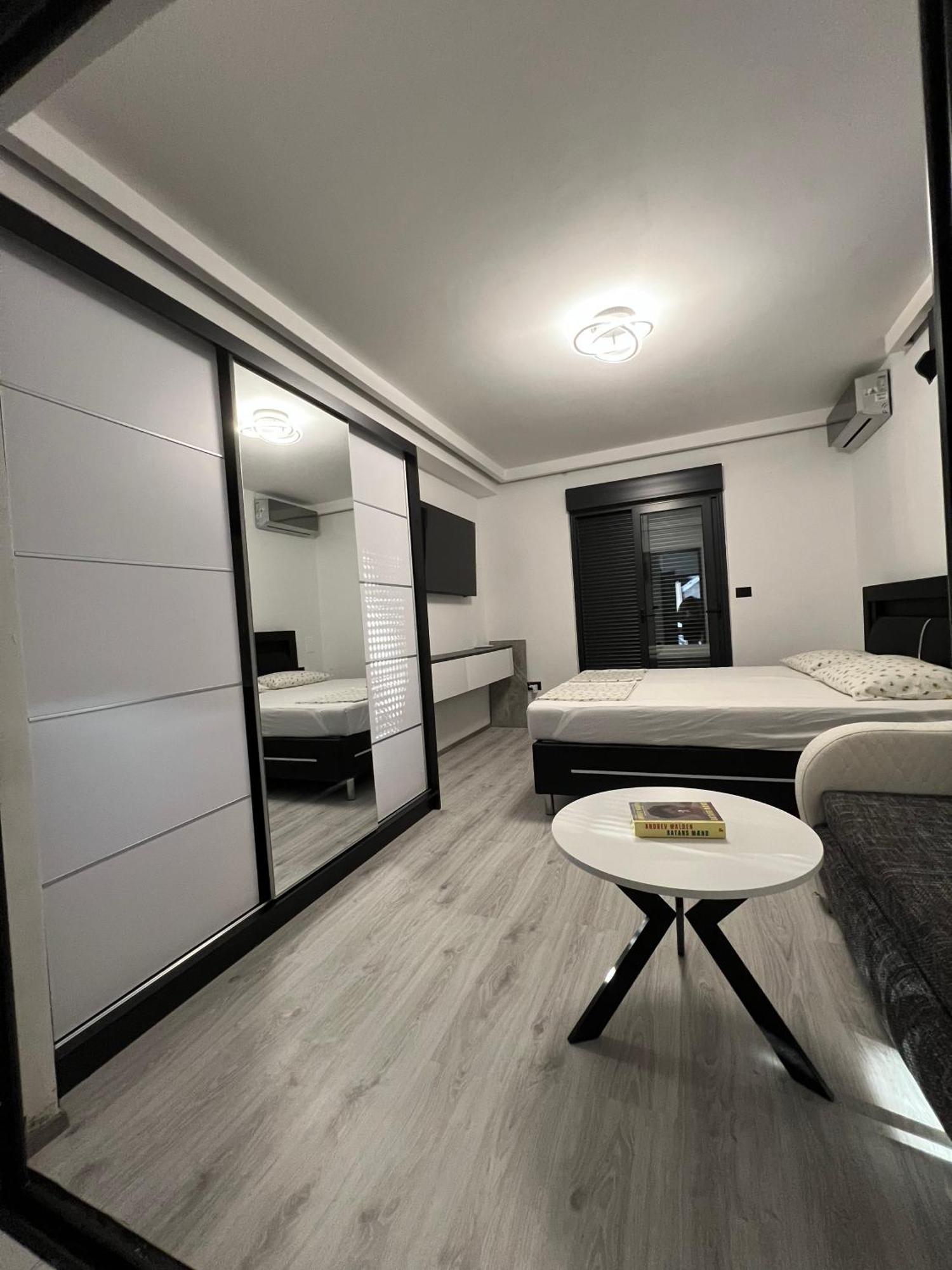Apartment Ivana Black & White - Marusici Marusici (Split-Dalmatia)
