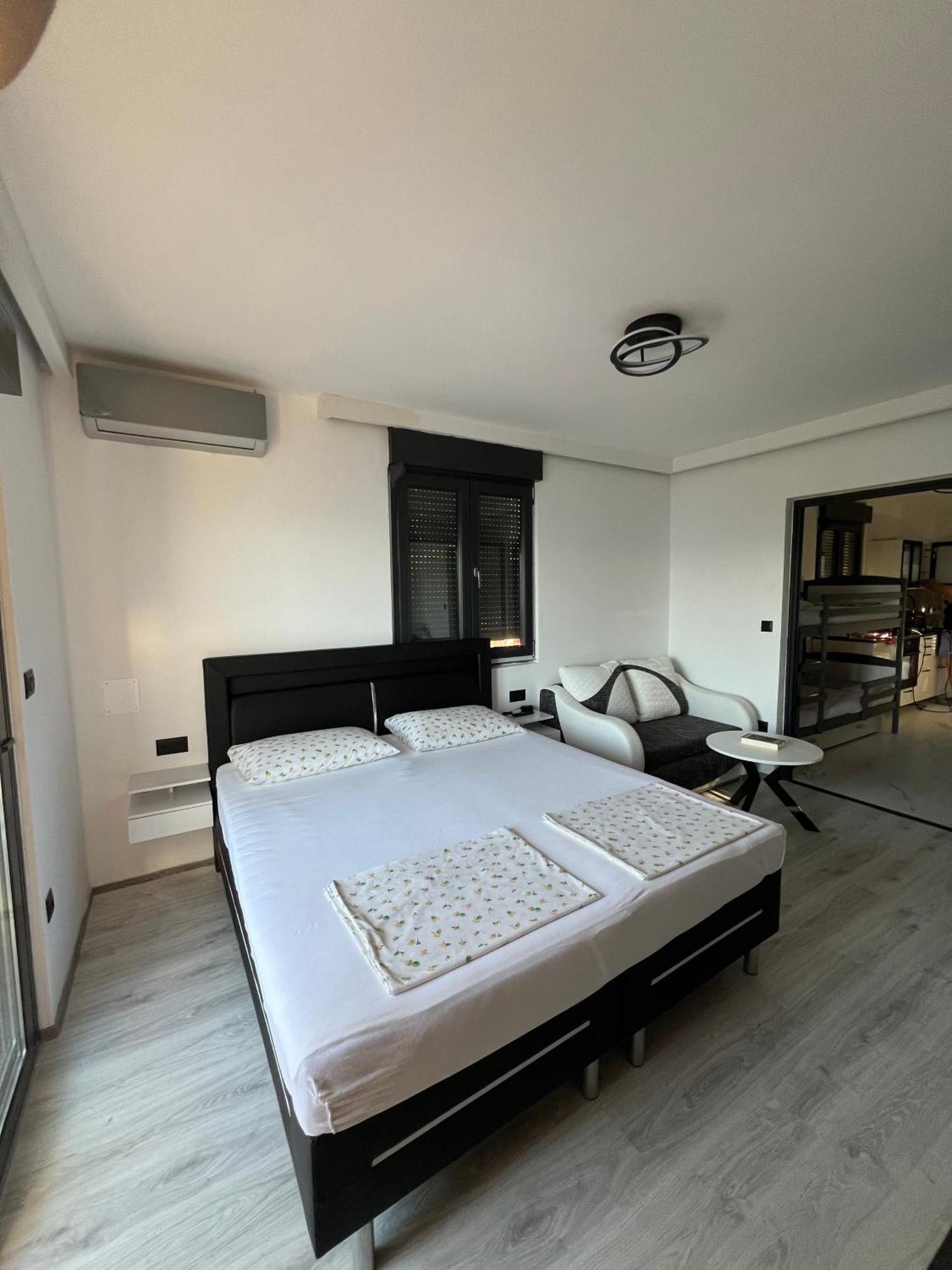 Ivana Black & White - Marusici Apartment Marusici (Split-Dalmatia)