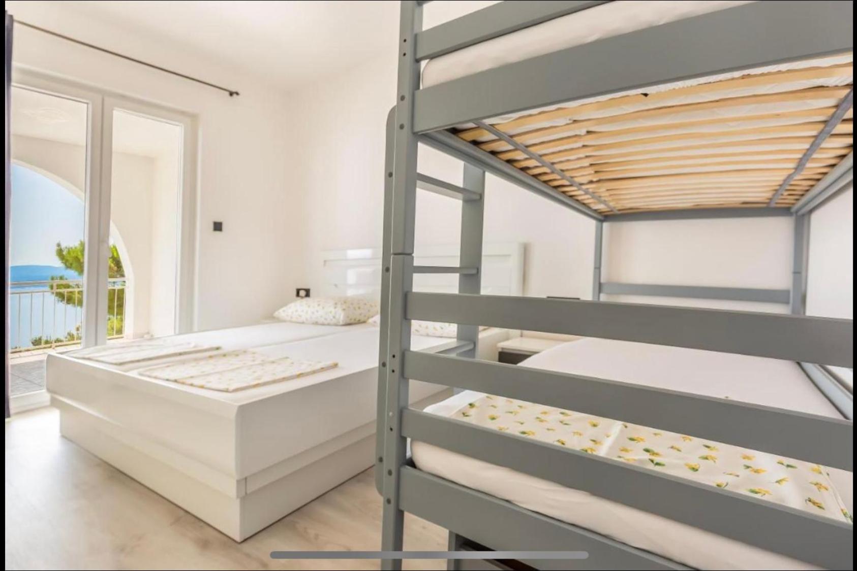 Apartment Ivana Black & White - Marusici Marusici (Split-Dalmatia)
