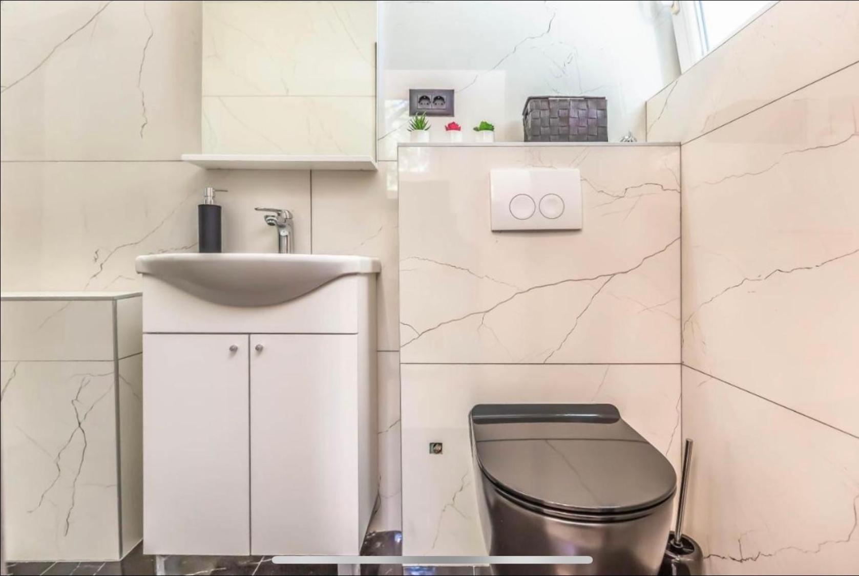 Apartment Ivana Black & White - Marusici Marusici (Split-Dalmatia)